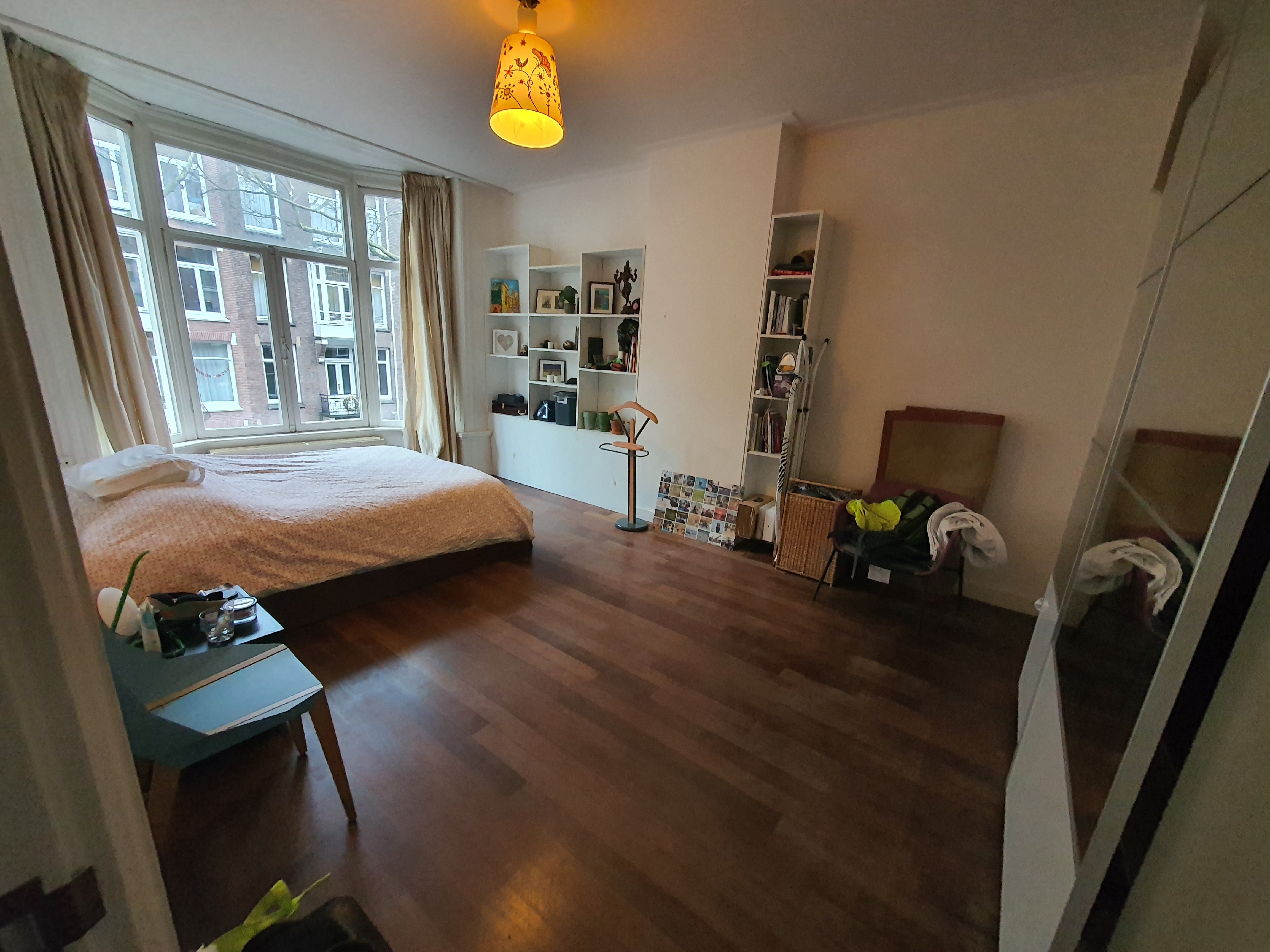 Large room and office in beautiful furnished flat in Oud Zuid - looking for dog lover.